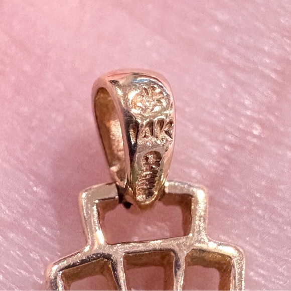 Vintage 14K Gold Rainbow Jade Fan Pendant: Chinese Jadeite - Picture 11 of 11